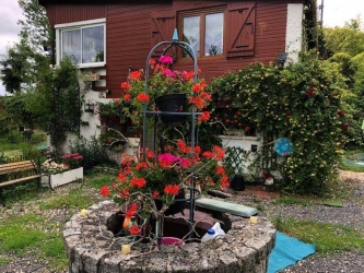 2 CHALETS BORD DE SEINE SUR 2669 m² DE PARC