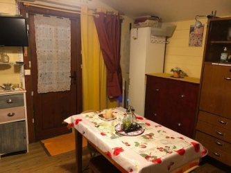 2 CHALETS BORD DE SEINE SUR 2669 m² DE PARC