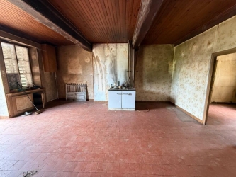 Ancien corps de ferme avec vue sur 5 156 m²