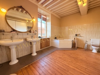 Ancien relais de poste sur 4 279 m²
