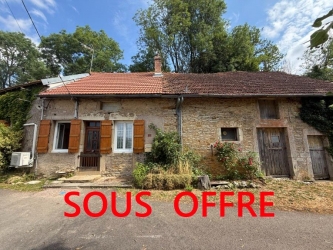 ANCIENNE FERMETTE A RENOVER AU CALME SUR 1 HA 6 AVEC VUE