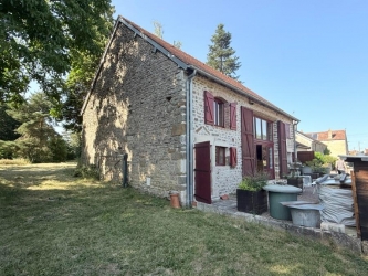Ancienne grange réhabilitée en habitation AUXOIS