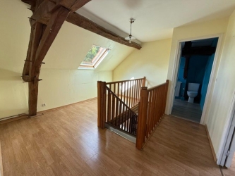 BEL ENSEMBLE IMMOBILIER ISOLE DANS LE PARC DU MORVAN
