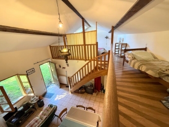 BEL ENSEMBLE IMMOBILIER ISOLE DANS LE PARC DU MORVAN