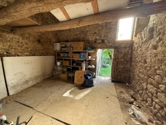 BEL ENSEMBLE IMMOBILIER ISOLE DANS LE PARC DU MORVAN
