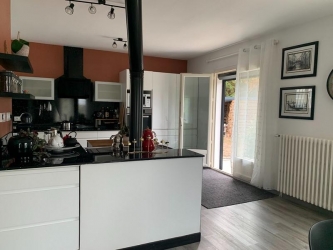 Belle maison Familiale À  AVALLON sur 2592 m² de terrains