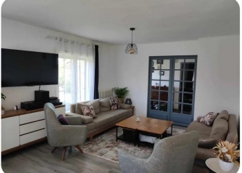 Belle maison Familiale À  AVALLON sur 2592 m² de terrains