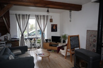 Coquette maison de campagne entièrement rénovée située à la