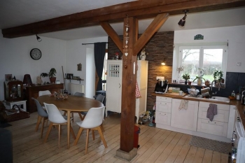 Coquette maison de campagne entièrement rénovée située à la