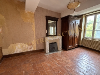 EN BOURGOGNE MAISON ANCIENNE A RENOVER AUX PORTES DU MORVAN