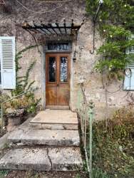 EN BOURGOGNE MAISON ANCIENNE A RENOVER AUX PORTES DU MORVAN
