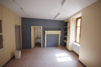 BEL IMMEUBLE ANCIEN CENTRE SAULIEU COMMERCE APPARTEMENT