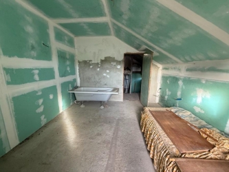 DANS UN VILLAGE DU MORVAN MAISON ANCIENNE