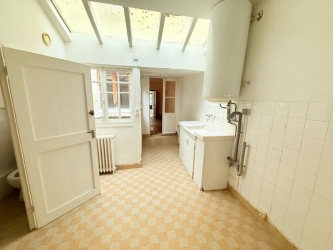 Immeuble à usage commercial et d'habitation centre-ville