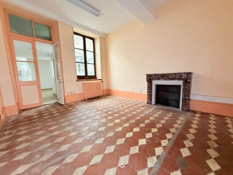 Immeuble à usage commercial et d'habitation centre-ville