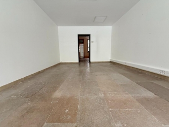 Immeuble à usage commercial et d'habitation centre-ville