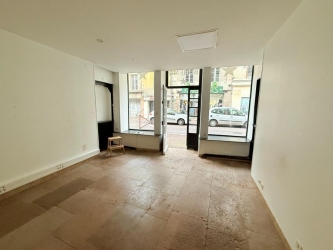 Immeuble à usage commercial et d'habitation centre-ville