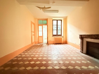 Immeuble à usage commercial et d'habitation centre-ville