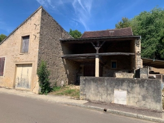 Maison ancienne à rénover sur 3500 m²