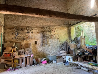 Maison ancienne à rénover sur 3500 m²