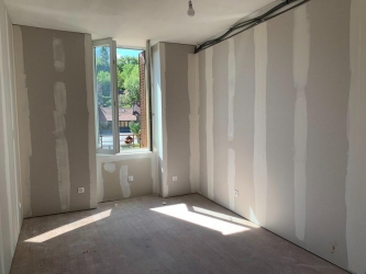 Maison ancienne à rénover sur 3500 m²
