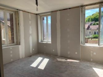 Maison ancienne à rénover sur 3500 m²