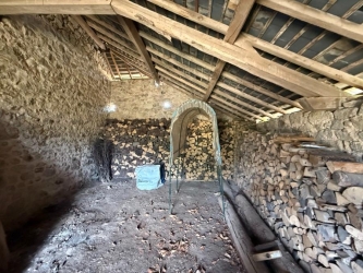 Maison ancienne avec dépendances proche Lac des Settons