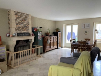 Maison ancienne sur GUILLON