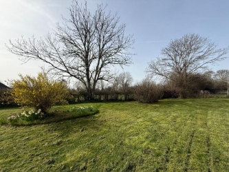 MAISON D'HABITATION de 1984 de 136 m² HABITABLES-2 DEPENDANC