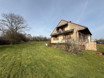 MAISON D'HABITATION de 1984 de 136 m² HABITABLES-2 DEPENDANC