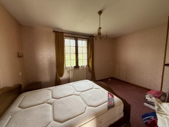 MAISON D'HABITATION de 1984 de 136 m² HABITABLES-2 DEPENDANC