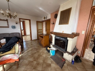 MAISON D'HABITATION de 1984 de 136 m² HABITABLES-2 DEPENDANC