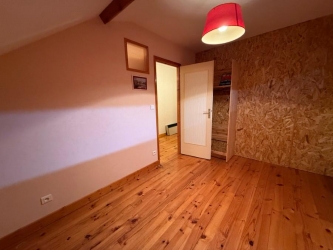 MAISON D'HABITATION de 1984 de 136 m² HABITABLES-2 DEPENDANC