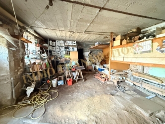 Maison de village avec garage et jardin