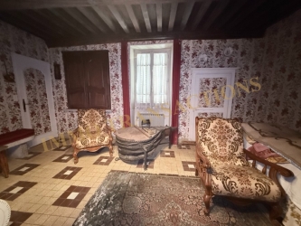 Maison de village avec garage et jardin