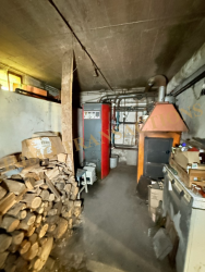 Maison de village avec garage et jardin