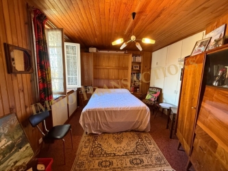 Maison de village avec garage et jardin