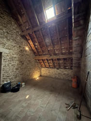 Maison indépendante sur terrain de plus de 7400 m²