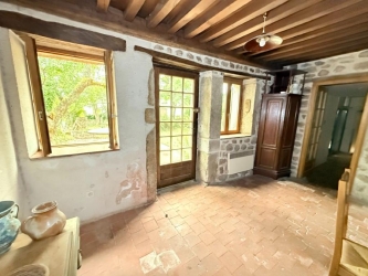 MORVAN Ancienne longère en pierres de pays sur  8575 m²