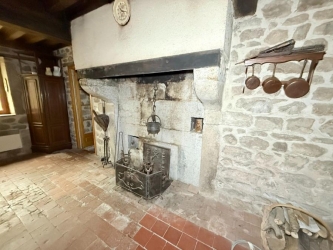 MORVAN Ancienne longère en pierres de pays sur  8575 m²