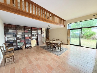 MORVAN Ancienne longère en pierres de pays sur  8575 m²