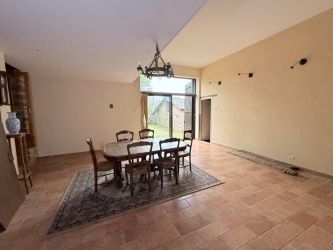 MORVAN Ancienne longère en pierres de pays sur  8575 m²