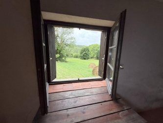 MORVAN Ancienne longère en pierres de pays sur  8575 m²