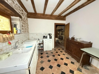 MORVAN Ancienne longère en pierres de pays sur  8575 m²