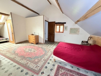MORVAN Ancienne longère en pierres de pays sur  8575 m²