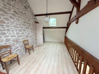 MORVAN Ancienne longère en pierres de pays sur  8575 m²