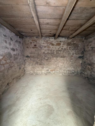 MORVAN Ancienne longère en pierres de pays sur  8575 m²