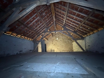 MORVAN Ancienne longère en pierres de pays sur  8575 m²