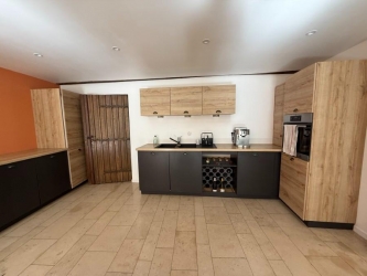 Moulin rénové – 283 m² habitables – Plus de 2 hectares