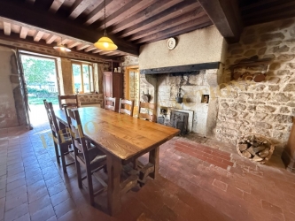 PARC DU MORVAN LONGERE EN PIERRES SUR 8575 m² DE TERRAIN